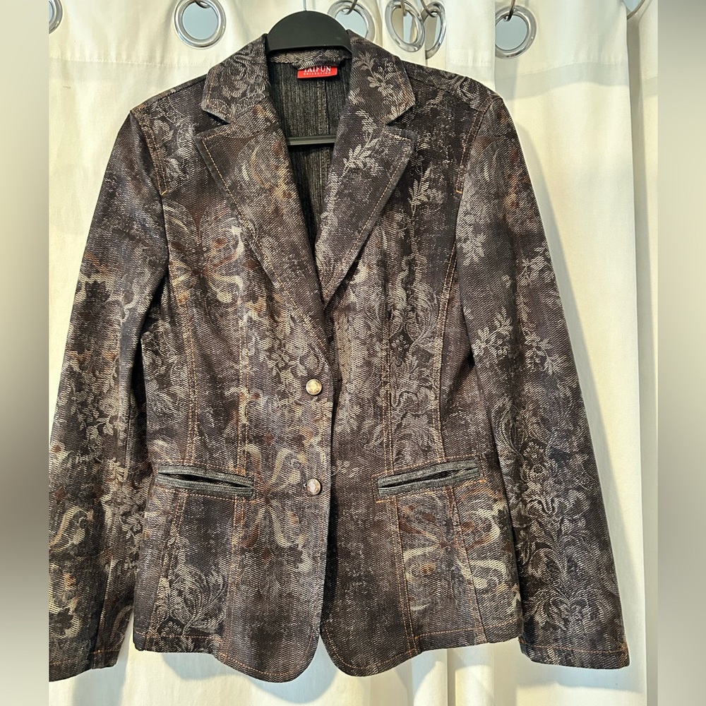 Stylish patterned Blazer